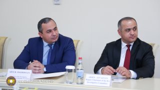 Председатель Следственного комитета РА встретился с Послом Индии и следователями, прошедшими переподготовку в Индии